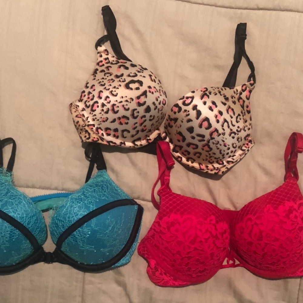 Victoria’s Secret bombshell bras